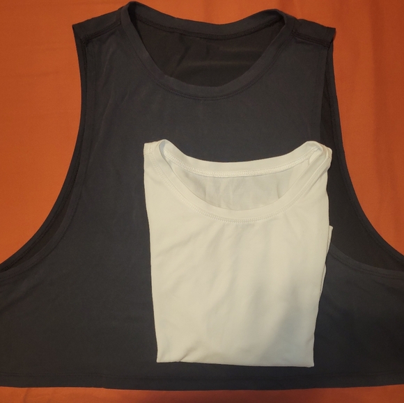 2 crop tanks - Picture 3 of 7